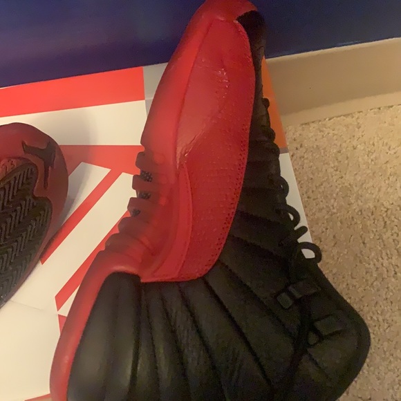 RETRO JORDANS - Picture 3 of 4